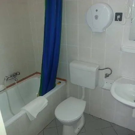 Hotel Attila 2*